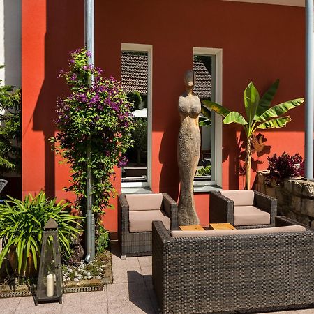 Wirtshaus & Hotel Goldener Greif Edelsfeld ภายนอก รูปภาพ
