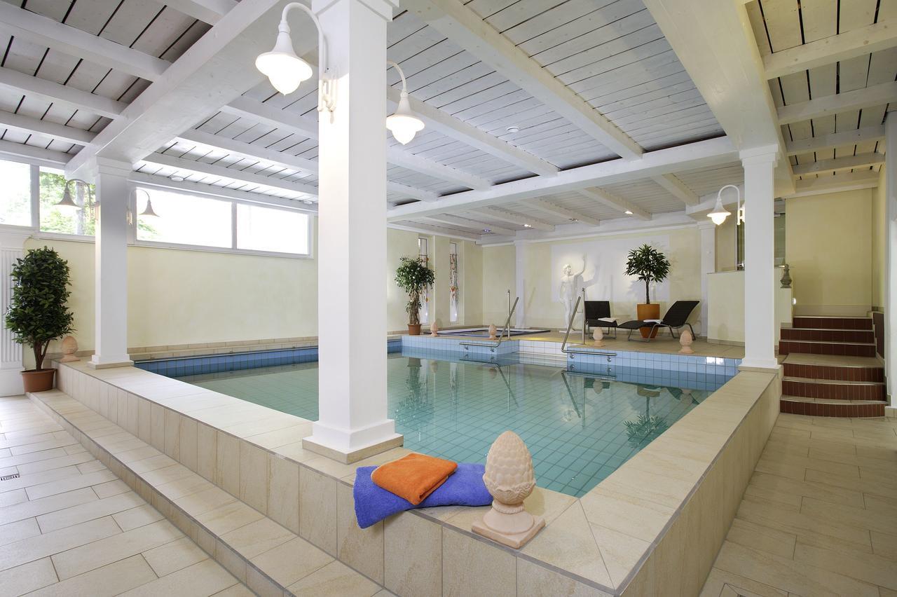 Wirtshaus & Hotel Goldener Greif Edelsfeld ภายนอก รูปภาพ
